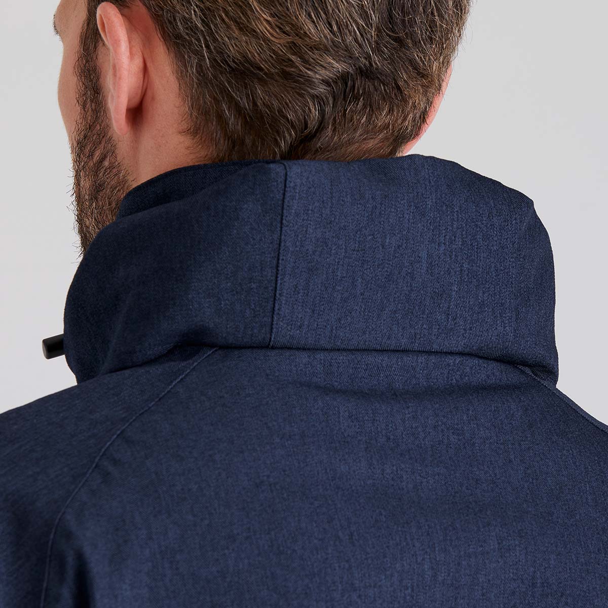 close up of roll away collar